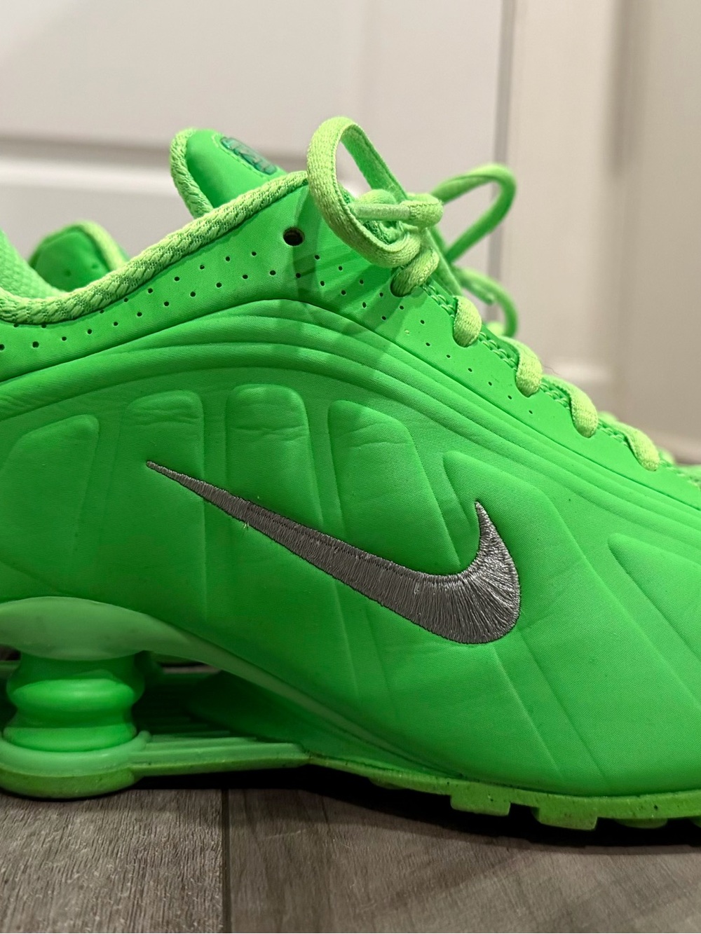 NIKE SHOX R4 Green Strike